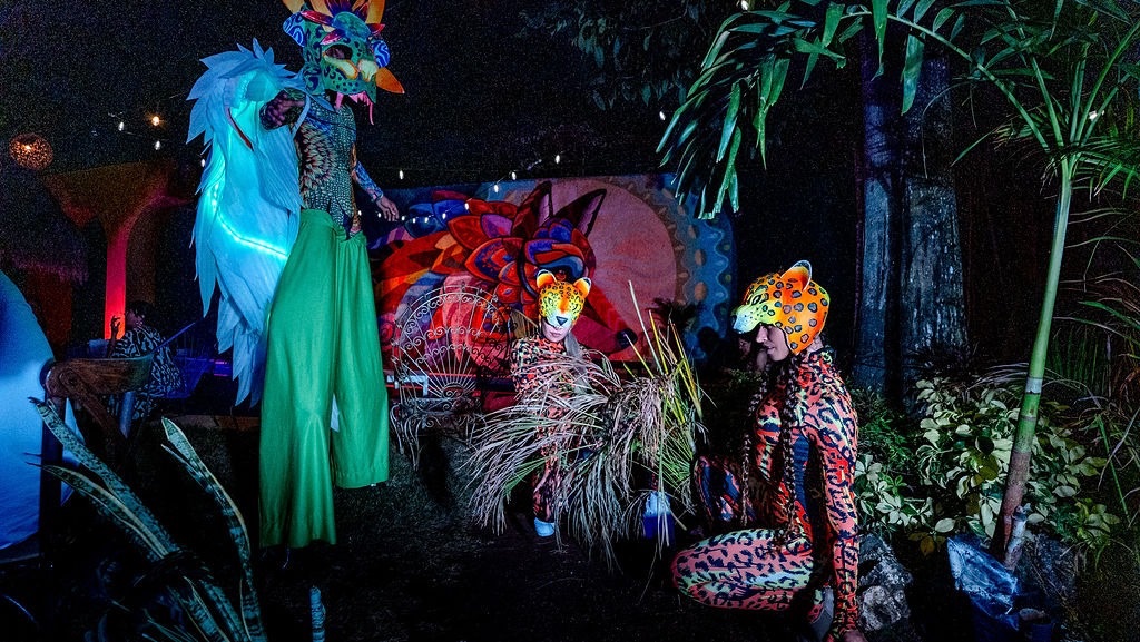 Personajes alebrijes glow